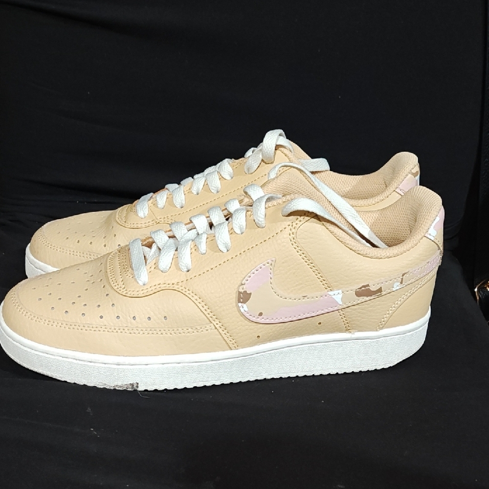 Nike Tan and Light Pink Casual Sneakers